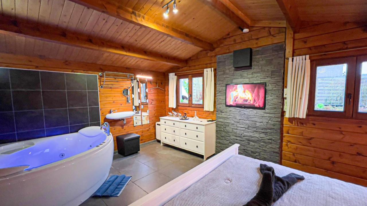 Au Chalet D'Isa Havelange Exterior foto